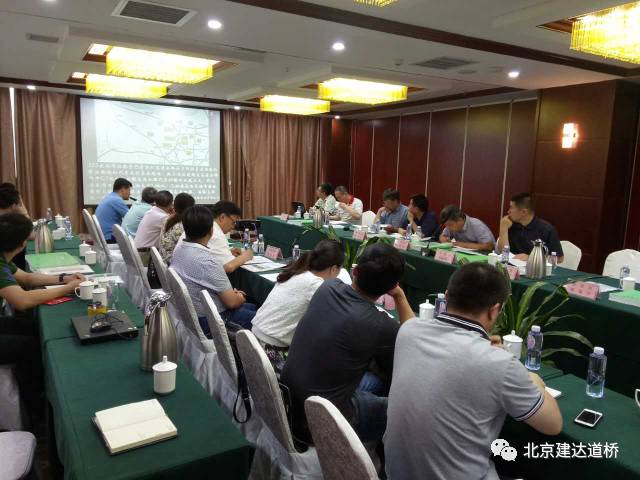 S33敖伦布拉格至巴彦木仁高速公路工程可行性研究报告通过评审